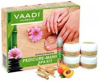 Vaadi Herbal Pedicure Manicure Spa Kit - Soothing & Refreshing 135 ml